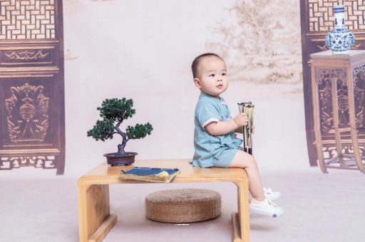 巴音郭楞宝宝几个月笑出声